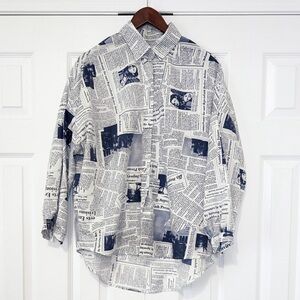 Newspaper Print Women’s Collared Button Up Shirt Blouse Size 2 XL
